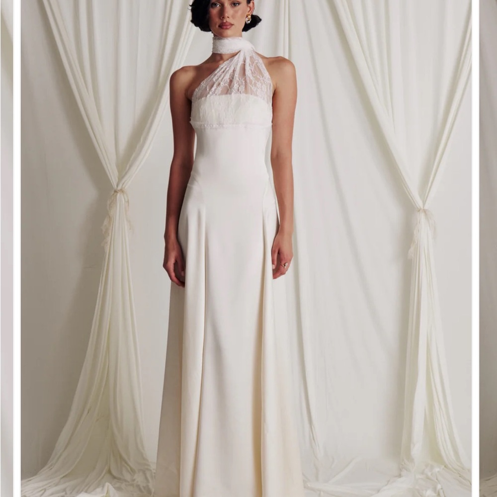 Miss Ritz Gown Gream - Picture 3 of 5